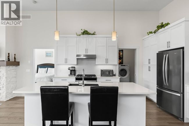 1436 Tower Ranch Dr, House other with 2 bedrooms, 3 bathrooms and 4 parking in Kelowna BC | Image 14