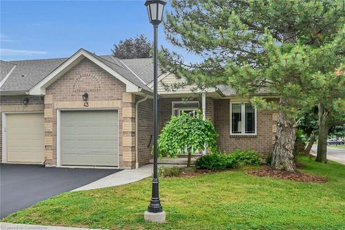 43 Twentyplace Blvd, Hamilton, ON, L9B0B8 | Card Image