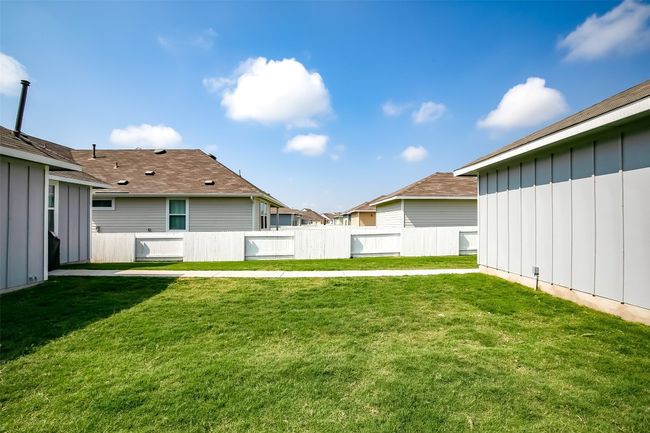 283 Fabion St, House other with 3 bedrooms, 3 bathrooms and 2 parking in Kyle TX | Image 21