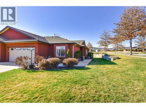 3827 Sonoma Pines Dr, Westbank, BC, V4T2Z5 | Card Image