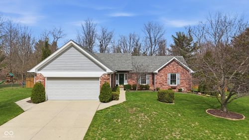 9892 Barth Dr, Zionsville, IN, 46077-9271 | Card Image