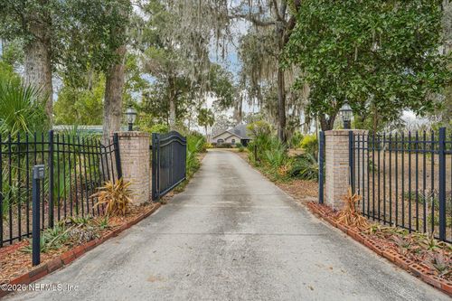 749 State Road 21, Melrose, FL, 32666-4428 | Card Image