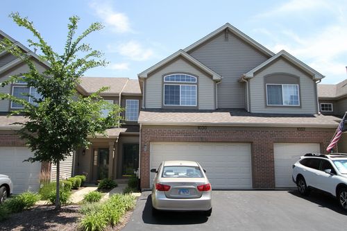 1030 Woodview Ct, Aurora, IL, 60502-9097 | Card Image