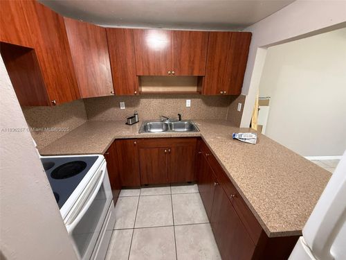 apt-1117-10090 Nw 80th Ct, Hialeah Gardens, FL, 33016-2236 | Card Image