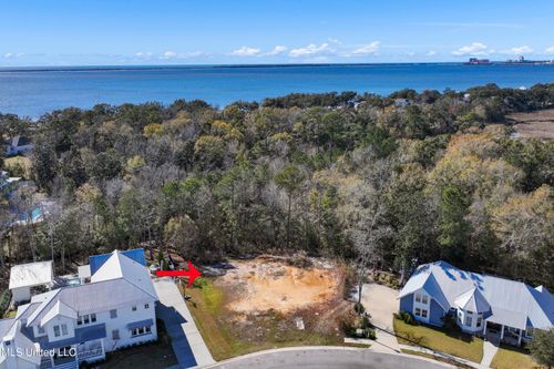 133 Seaside Dr, Ocean Springs, MS, 39564-5148 | Card Image