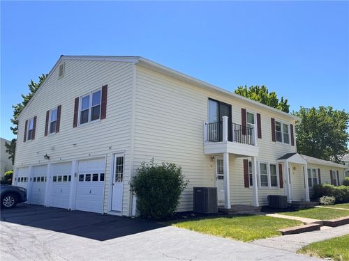 38 Arrowhead Way S, Fairport, NY, 14450-3306 | Card Image