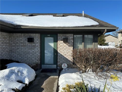 h2-a-755 Boardman Canfield H2, Youngstown, OH, 44512 | Card Image