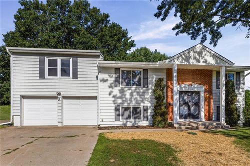 5388 N Palmer Ave, Kansas City, MO, 64119-5104 | Card Image