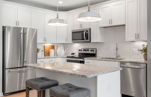 105-5 Peters Farm Way, Westborough, MA, 01581-1261 | Card Image