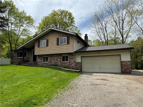9584 Auburn Rd, Chardon, OH, 44024-9644 | Card Image