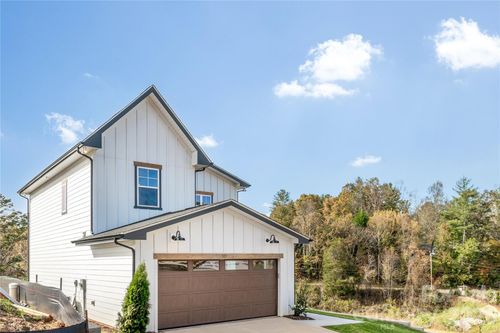 2-115 Chapel Crossing Ln, Weaverville, NC, 28787-1357 | Card Image