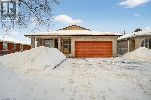 49 Century Hill Dr, Kitchener, ON, N2E2E3 | Card Image