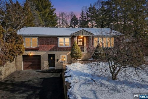 110 Lakeshore Dr, Oakland, NJ, 07436-2104 | Card Image