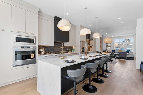 2419 26 St Sw, Calgary, AB, T3E2A6 | Card Image