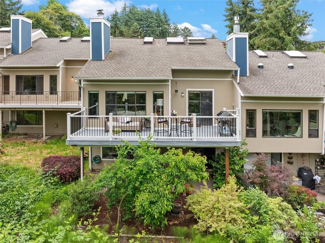 The unit is perfectly situated for ultimate privacy while enjoying the sounds of nature and lush surroundings | Image 30