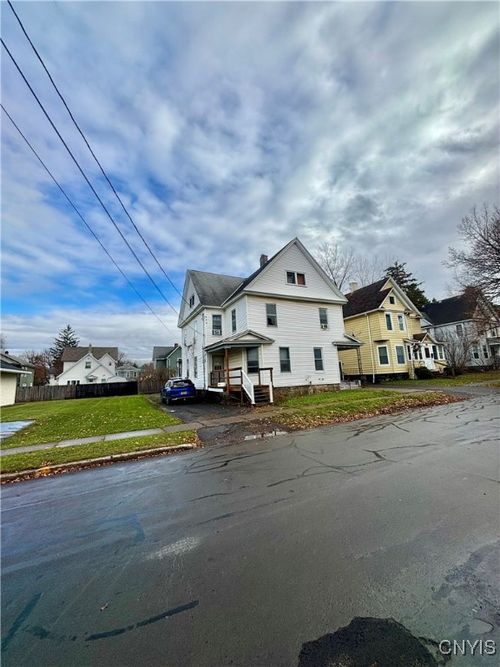 4 Warren Ave, Auburn, NY, 13021-4512 | Card Image