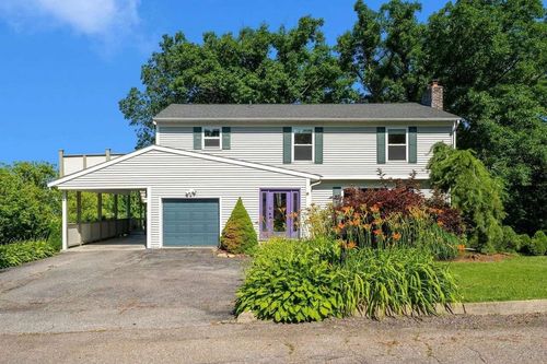 46 Chittenden Dr, Burlington, VT, 05401-4027 | Card Image