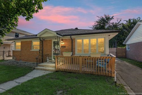 8725 Sproat Ave, Oak Lawn, IL, 60453-1352 | Card Image
