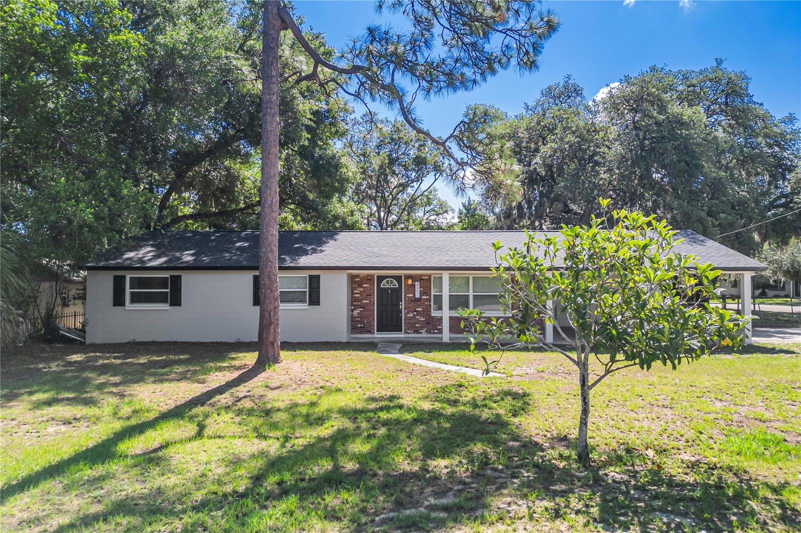 Residential in LONGWOOD