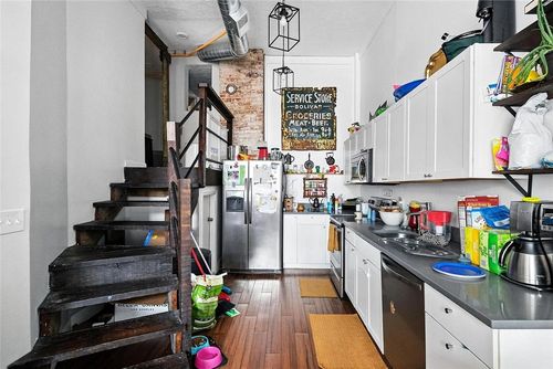 3104 Dobson St, Pittsburgh, PA, 15219-3734 | Card Image