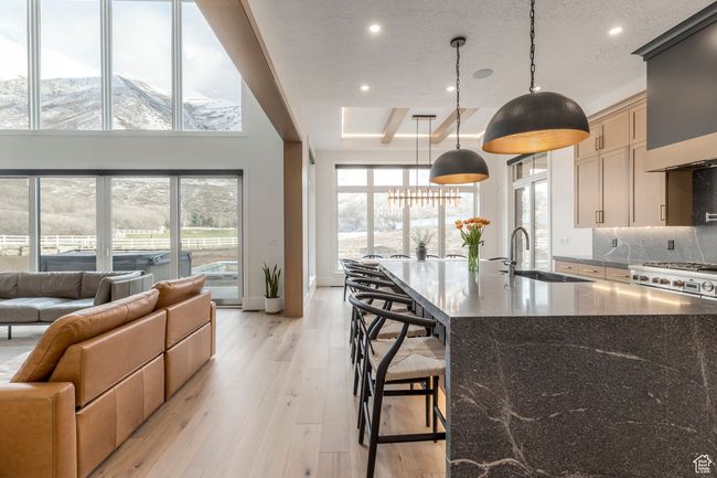 348 E Twin Hollow Cir, House other with 4 bedrooms, 6 bathrooms and 6 parking in Mapleton UT | Image 21