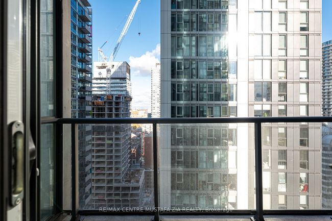 2501 - 88 Blue Jays Way, Condo with 2 bedrooms, 1 bathrooms and null parking in Toronto ON | Image 20