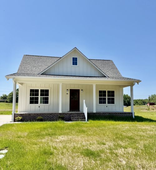 909 Hickory St, Lawrenceburg, TN, 38464-3905 | Card Image