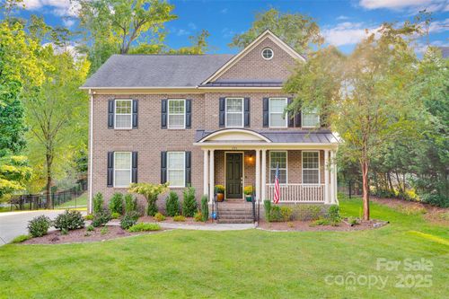 226 Bubbling Well Rd, Matthews, NC, 28105-5679 | Card Image