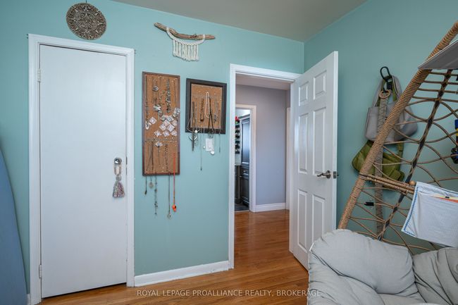 70 Briscoe St, House other with 4 bedrooms, 2 bathrooms and 4 parking in Amherstview ON | Image 18