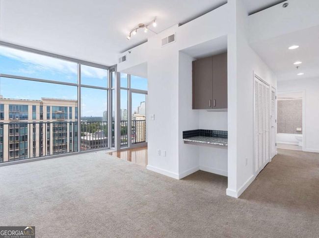 APT-2101 - 250 Pharr Rd Ne, Condo with 2 bedrooms, 2 bathrooms and 2 parking in Atlanta GA | Image 6