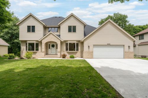 2295 Northridge Dr, North Mankato, MN, 56003-2320 | Card Image