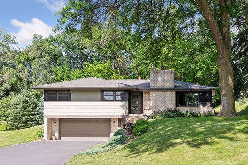 3748 Hilltop Rd, Minnetonka, MN, 55305-4230 | Card Image