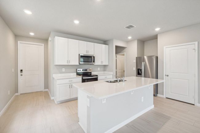 5730 Se Edgewater Cir, Townhouse with 3 bedrooms, 3 bathrooms and null parking in Stuart FL | Image 5