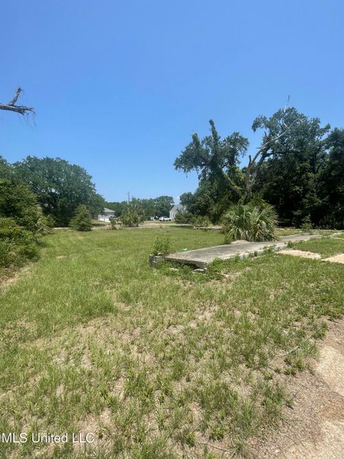 210 Texas Ave, Gulfport, MS, 39507 | Card Image