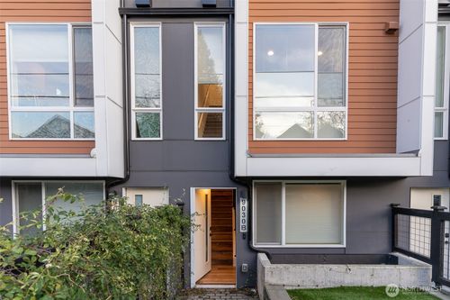 b-9030 18th Ave Sw, Seattle, WA, 98106-2373 | Card Image