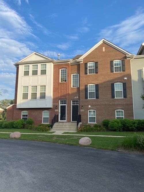 823 Paisley Ct, Naperville, IL, 60540-6203 | Card Image