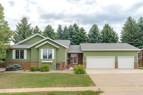 314 Aspen Ave, Bismarck, ND, 58503-0205 | Card Image
