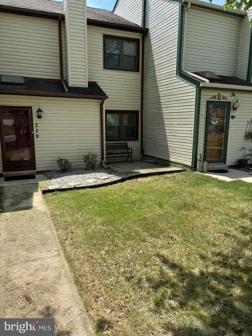 229 E Green Valley Cir, NEWARK, DE, 19711-8708 | Card Image