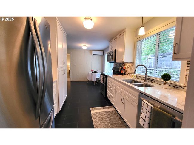 1400 W 40 Th Ave, House other with 3 bedrooms, 2 bathrooms and 1 parking in Eugene OR | Image 29