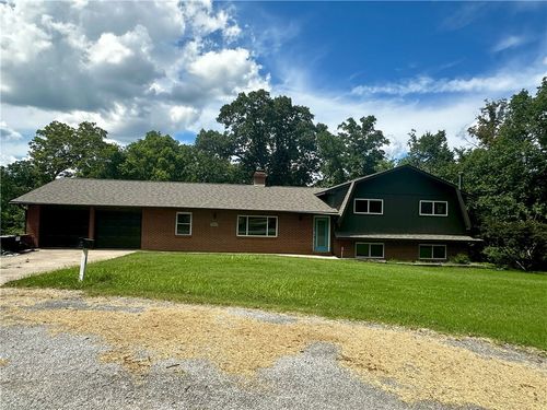 17900 Crestwood Dr, Siloam Springs, AR, 72761-5283 | Card Image
