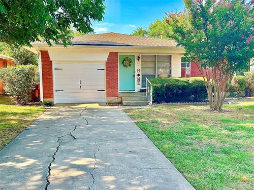 817 Laguna Dr, Denton, TX, 76209-8714 | Card Image