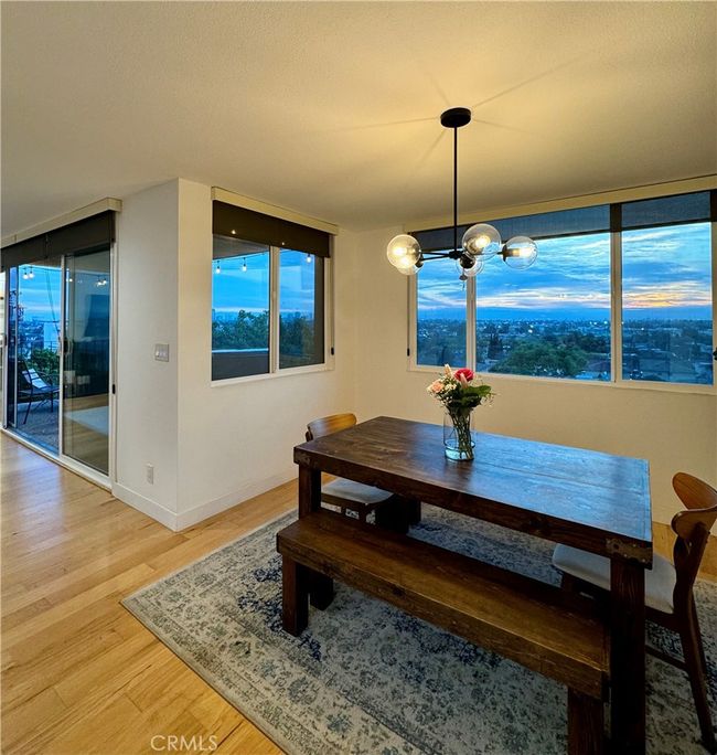 Large windows and sliding doors | Image 7