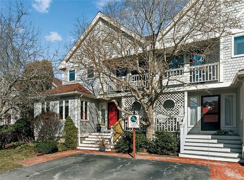 15 Hammersmith Road, Newport, RI, 02840 | Card Image