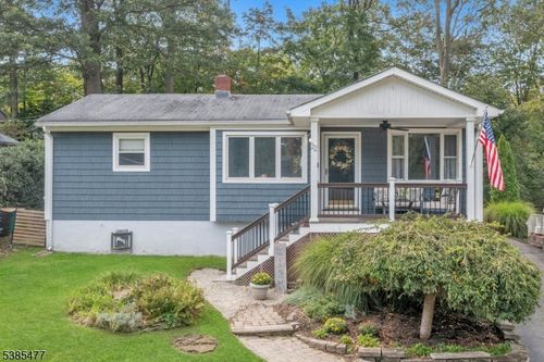 22 Bannehr St, Oakland, NJ, 07436-2631 | Card Image