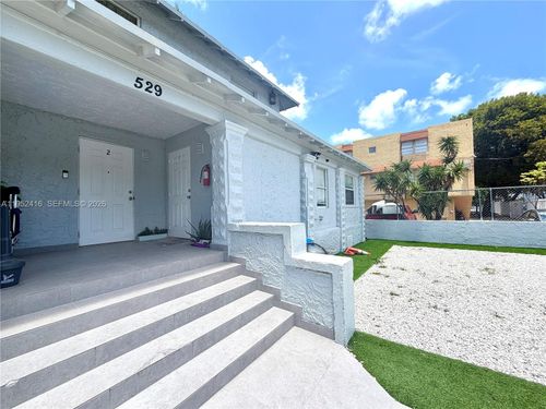529 Sw 3rd St, Miami, FL, 33130-1581 | Card Image