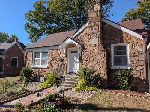 212 N Main St, Holden, MO, 64040-1029 | Card Image