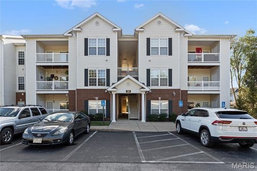 apt-305-33 Kassebaum Ln, Saint Louis, MO, 63129-1599 | Card Image