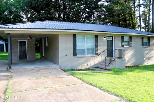 645 Cox Ave, Holly Springs, MS, 38635-2617 | Card Image