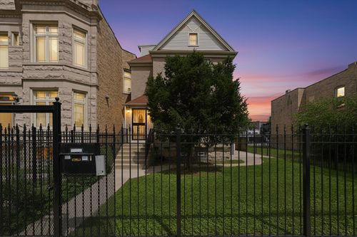 6735 S Eberhart Ave, CHICAGO, IL, 60637-6295 | Card Image