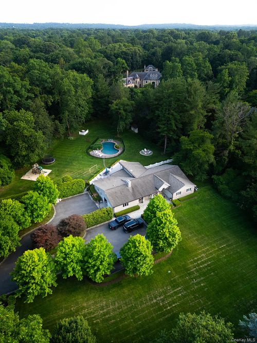 153 Brookville Ln, Glen Head, NY, 11545-2314 | Card Image